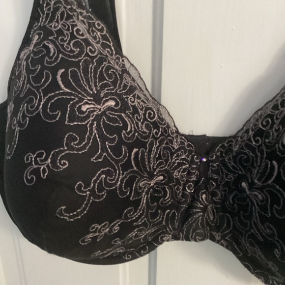 PLAYTEX: black with lace detail bra. style 4513 42DD - Picture 3 of 5